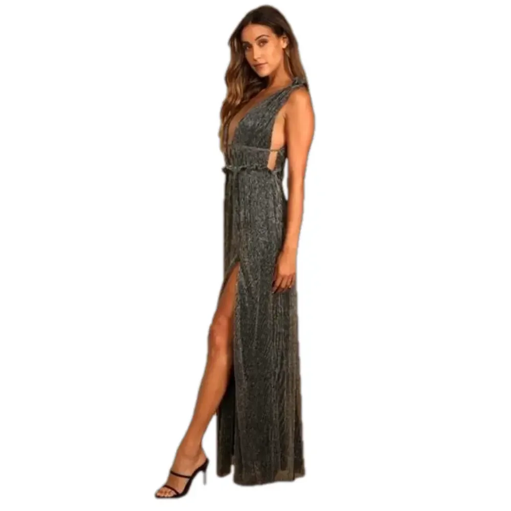 LULU’S Stunning Low Neck-Line Gown - Picture 2 of 12